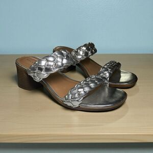 Rock & Candy by Zigi “KHAMIE” Braided Silver Slip On Sandals Size 8.5 EUC